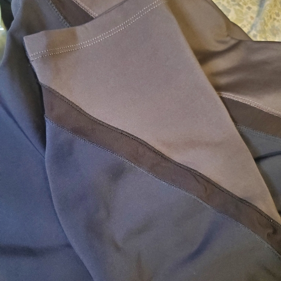 TANGERINE | Women's navy-blue capri athletic-wear leggings. - Picture 6 of 9